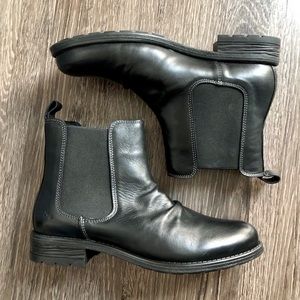 Taos Tender Boots NWOT sz. 40 / 9 - 9.5